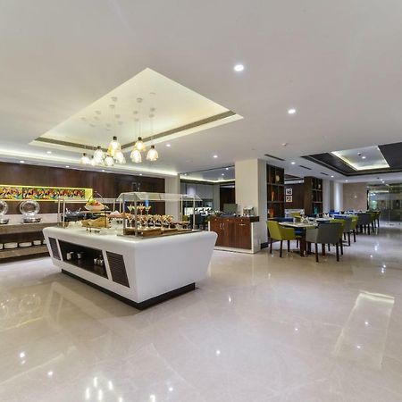 Lemon Tree Hotel Jammu Exteriör bild